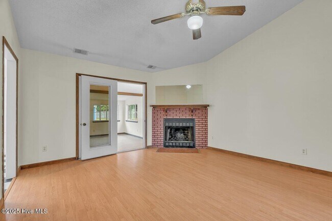 Building Photo - 295 Riggs Rd
