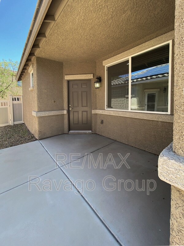 Building Photo - 1000 Aspen Cliff Dr