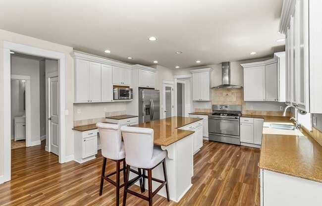 Building Photo - 6.6 Acre Retreat