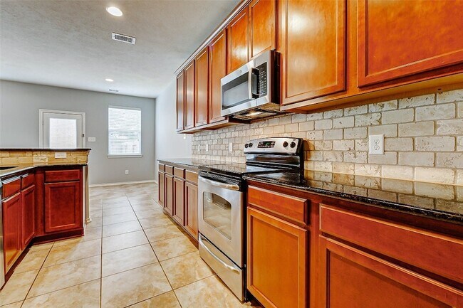Building Photo - 24522 Folkstone Cir