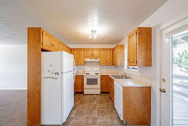 Building Photo - 602 John Adams Ct