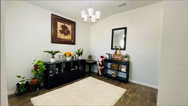 Building Photo - 810 Comal Run