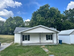 Building Photo - 2-Bedroom 1-Bathroom House