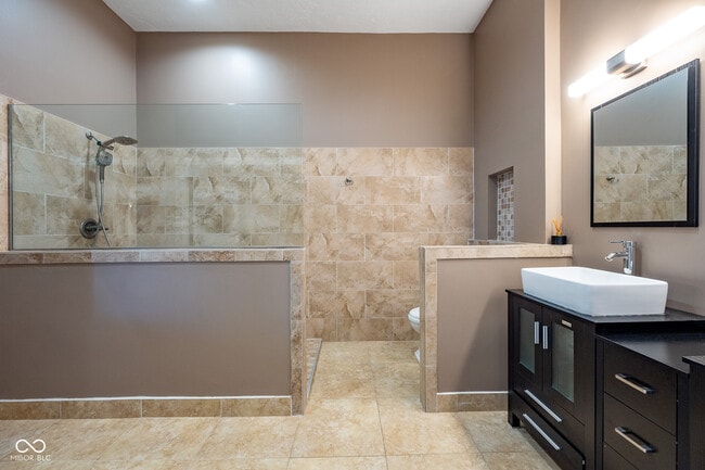 Building Photo - 12 E Washington St