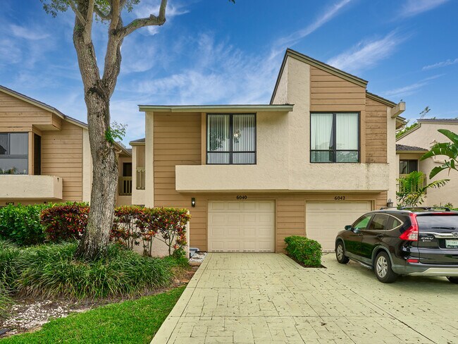 Building Photo - 6040 Glendale Dr