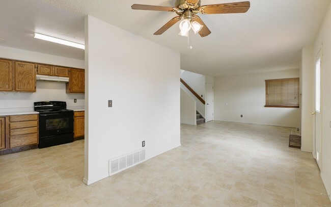 Building Photo - Move-In Ready Sundown Home with Updated Fe...