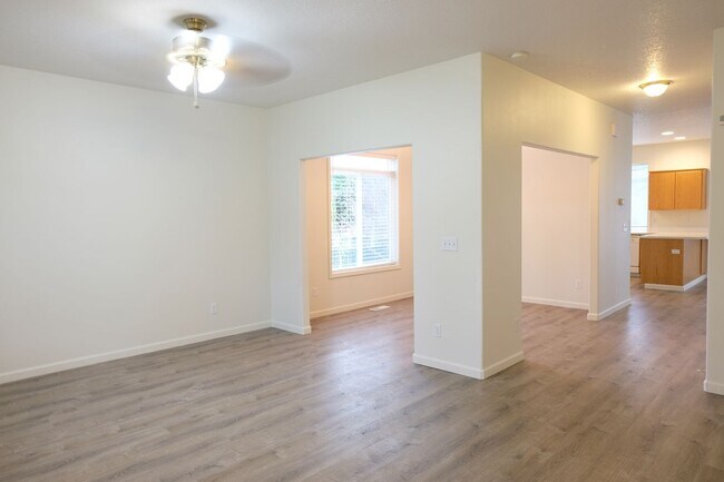 Building Photo - ****HALF MONTH RENT FREE***? Your Dream Rental: Large, Serene Home with Fenced Yard?