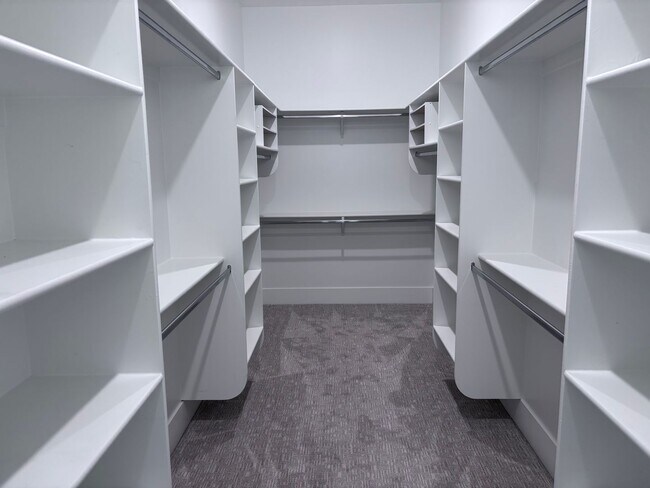 Building Photo - Beautiful 5 Bed 3.5 bath near Sunrise Valley Park In Washington.