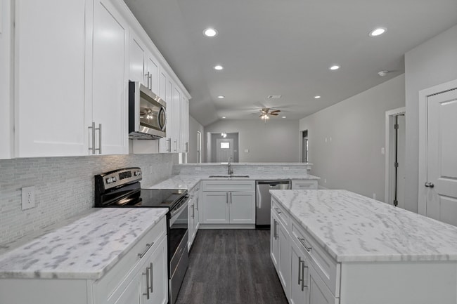 Building Photo - 2327 Harding St