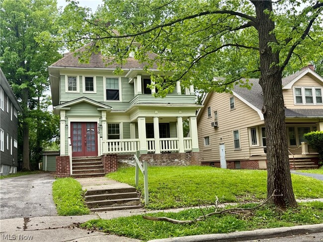 Building Photo - 3430 Beechwood Ave