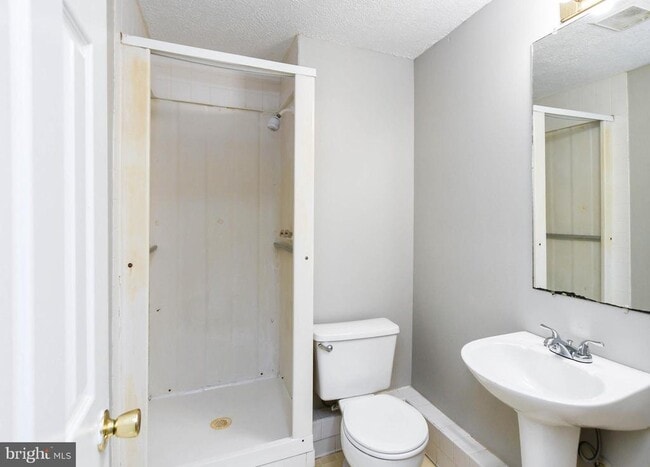 Building Photo - 2156 Commissary Cir