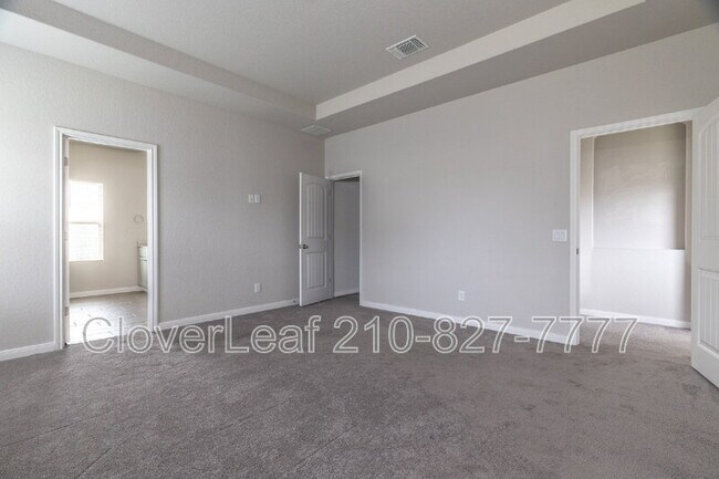 Building Photo - 720 Red Barn Bnd