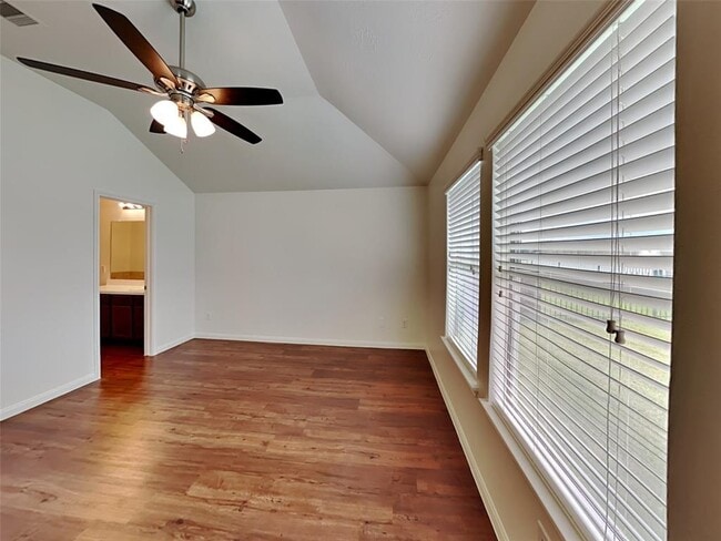 Building Photo - 26 Mira Loma Dr