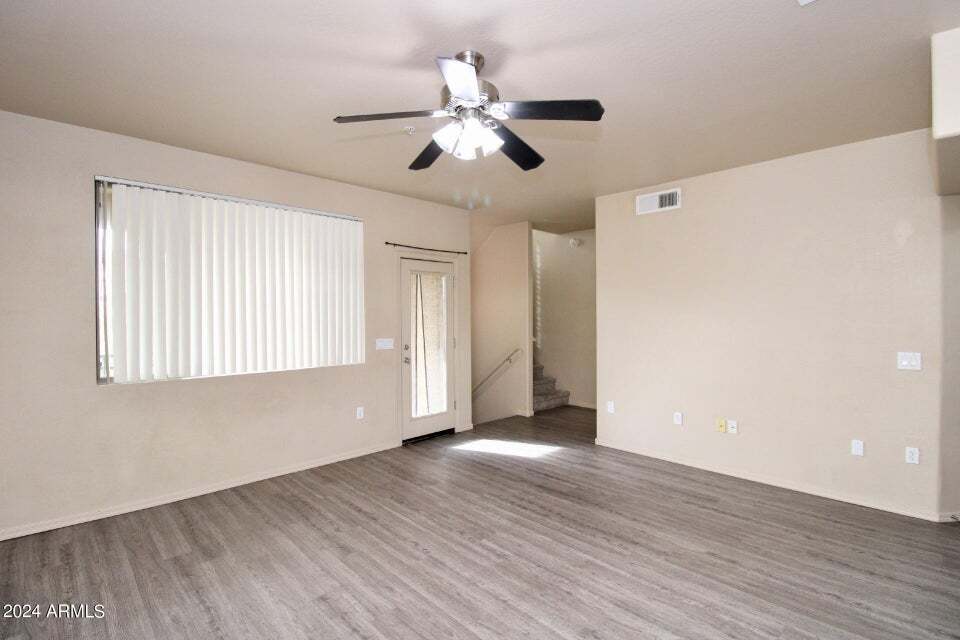 living room area- 2nd floor - 3250 W Greenway Rd