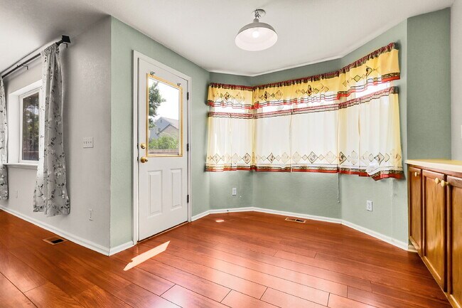 Building Photo - $2,650.00 - 4 Bedrooms, 2.5 Bathrooms, Sin...