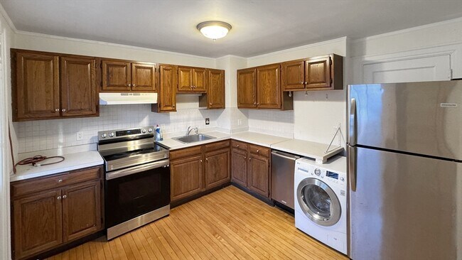 Building Photo - 12 Aberdeen St