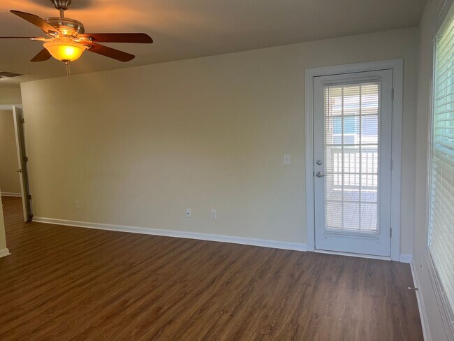 Building Photo - 73 Shell Hall Way
