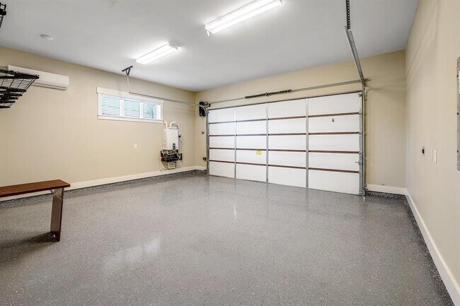 Building Photo - 1706 Cedar Bend Dr