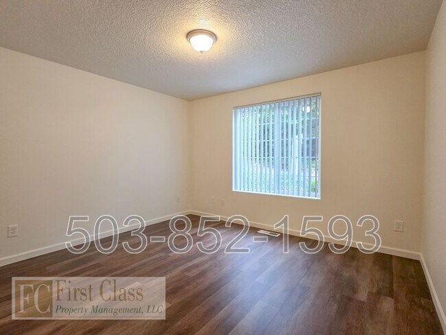 Building Photo - 13250 SW Menlor Ln