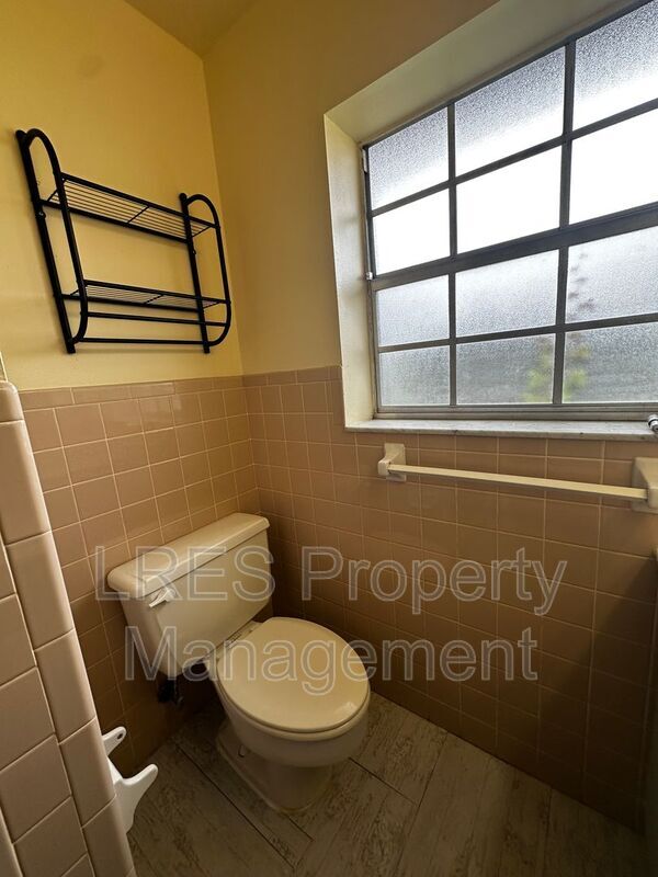 Building Photo - 2719 Merrie Oaks Rd