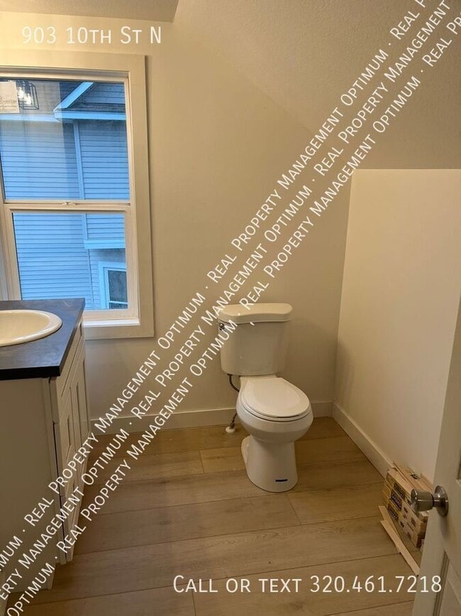 Building Photo - 903 10th St N