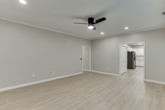 Building Photo - 5570 Cannonero Dr