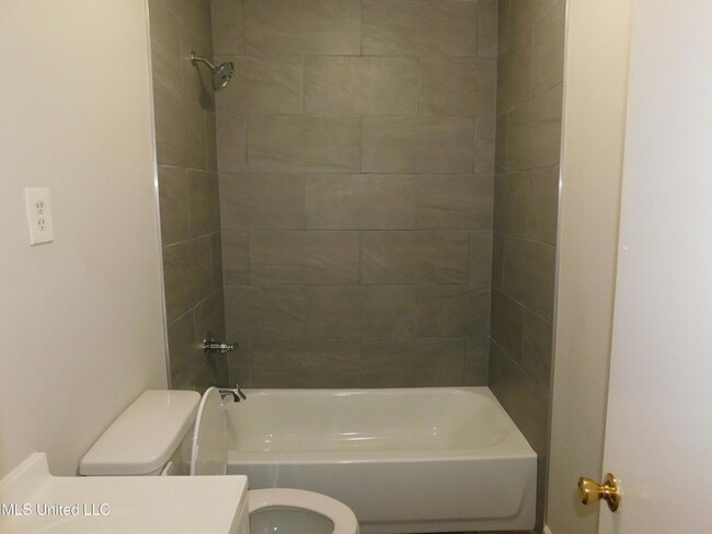 Building Photo - 2775 Normandy Cove