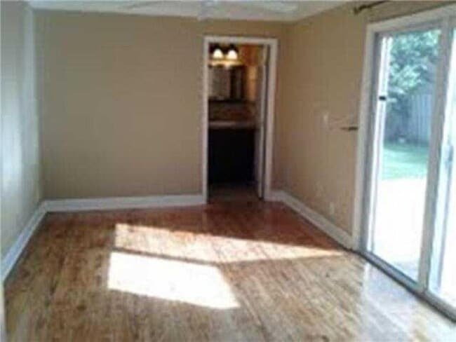 Building Photo - 619 37th St