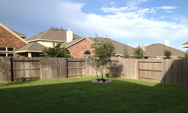 Building Photo - 6111 Summerfield Glade Ln