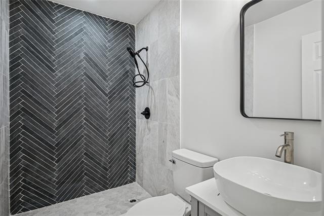 Building Photo - 9946 Kilarney Dr