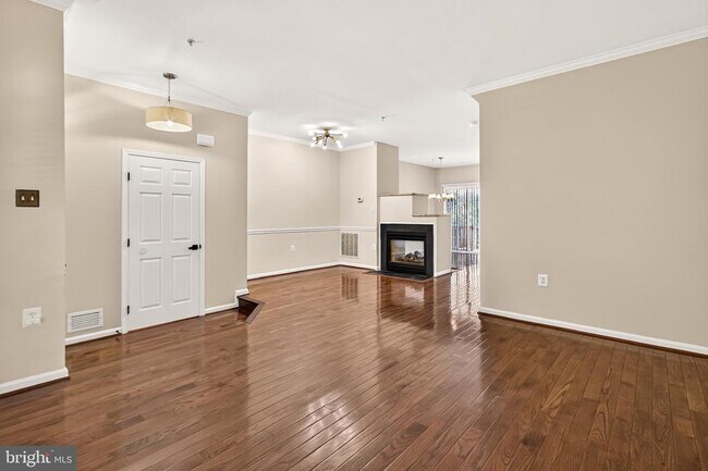 Building Photo - 6126 Madison Crest Ct