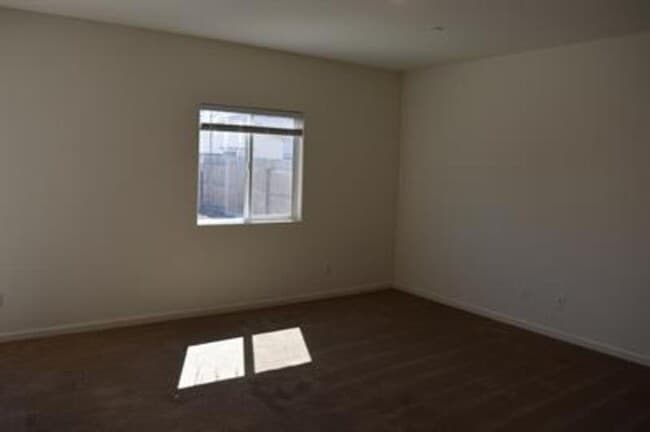 Building Photo - 4230 Freemark Ave