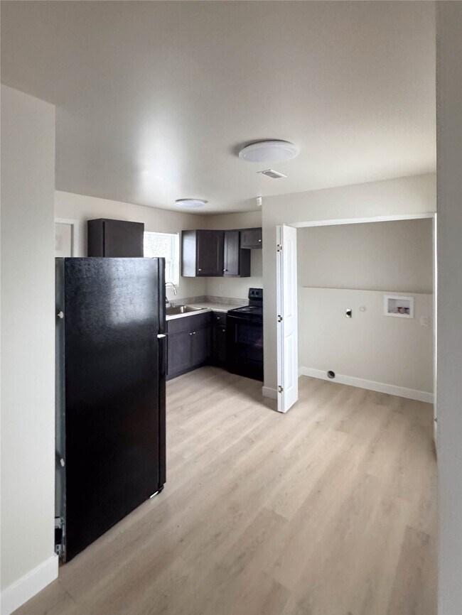 Building Photo - 2000 Meridian Ave