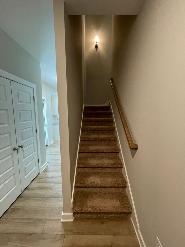 Building Photo - Home for Rent in Weaver, AL!!! View with 4...