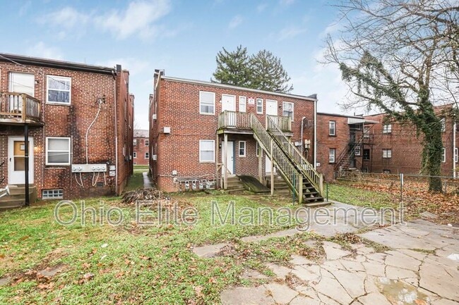 Building Photo - 987 Lilley Ave