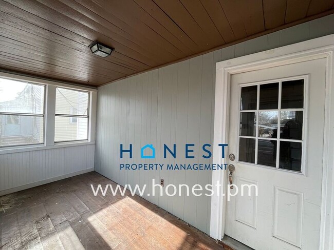 Building Photo - 8 Lasalle St