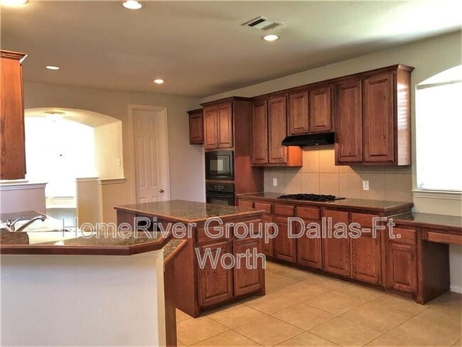 Building Photo - 5134 Navajo Dr