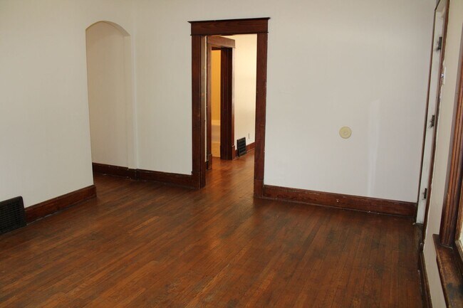 Building Photo - 910 Humboldt St