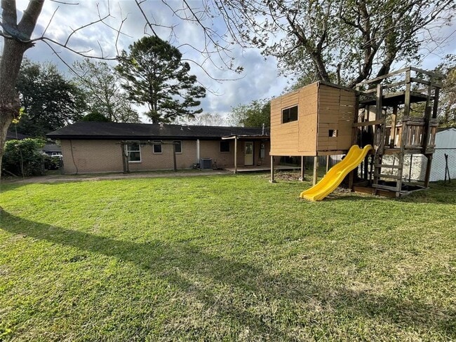 Building Photo - 1107 Dover Cir