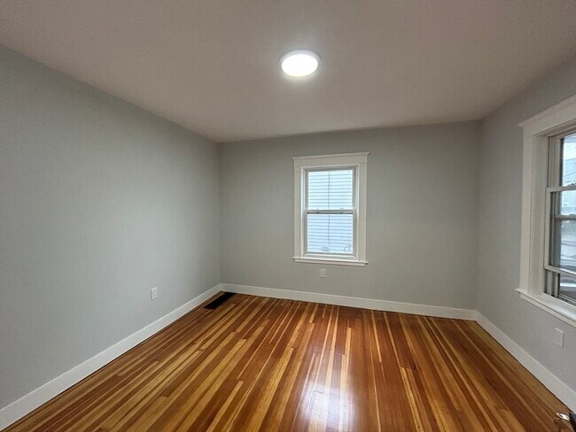 Building Photo - 52 Flynt St