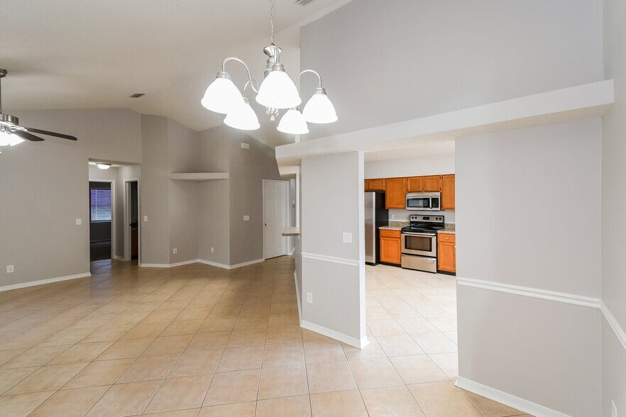 Building Photo - 8647 Charlesgate Cir N