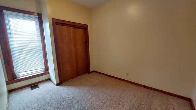 Building Photo - 118 King Ave