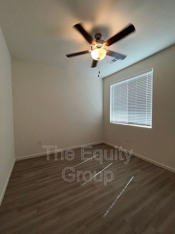 Building Photo - 4112 E Kaweah Ave