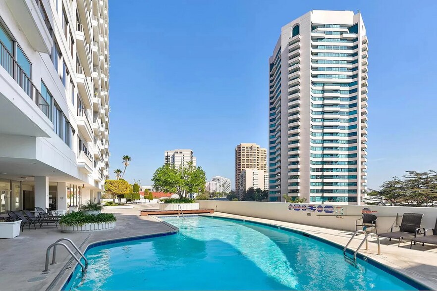 Building Pool and Sun Deck - 10501 Wilshire Blvd