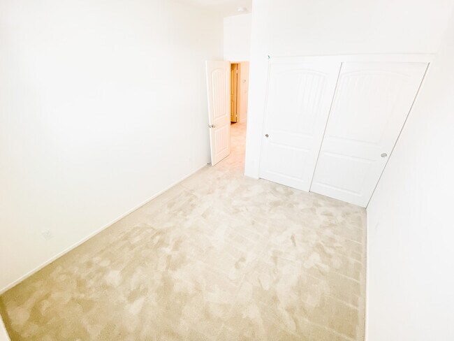 Building Photo - 27423 Georgetown Dr