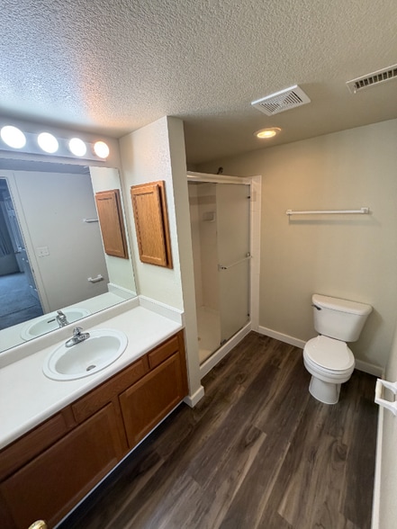 Building Photo - 1225 W Prospect Rd