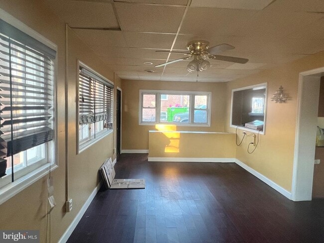 Building Photo - 502 3rd Ave SW