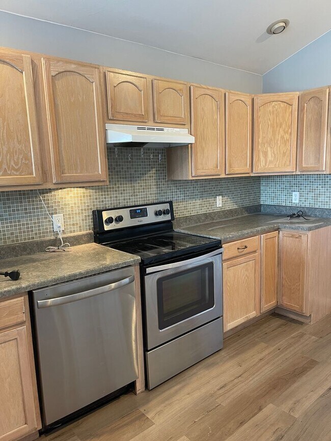 Building Photo - 741 N River Rock Dr