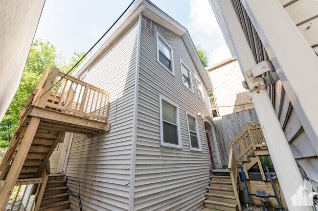 Building Photo - 1 bedroom in Chicago IL 60642