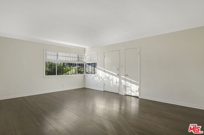 Building Photo - 4058 9th Ave